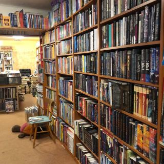 Vážení přátelé a příznivci. I dnes je naše knihkupectví v centru Mělníka otevřeno. Otevírací doba v neděli a ve svátek je...