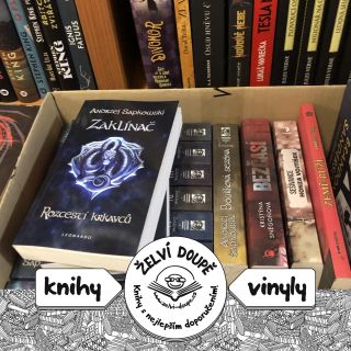 FANTASTIKA JEDE 🧙‍♂️Kdo k nám chodíte pravidelně, určitě jste si všimli, že letos značně posílily police s fantastikou....